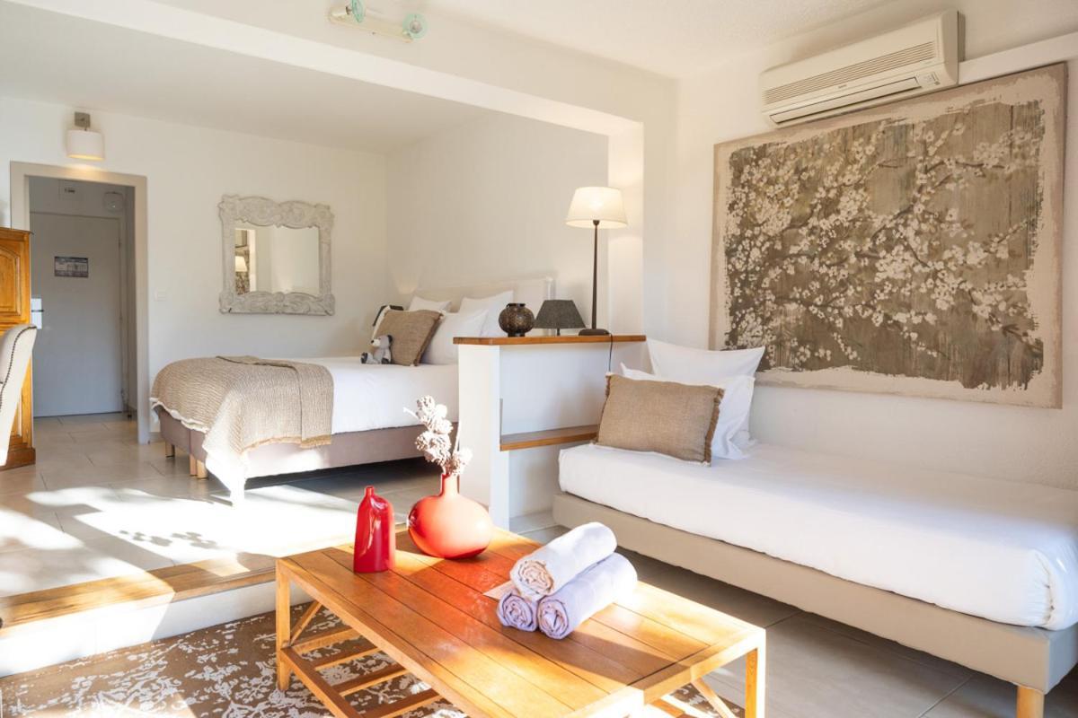 Hotel Font Mourier โคโกแล็ง ภายนอก รูปภาพ